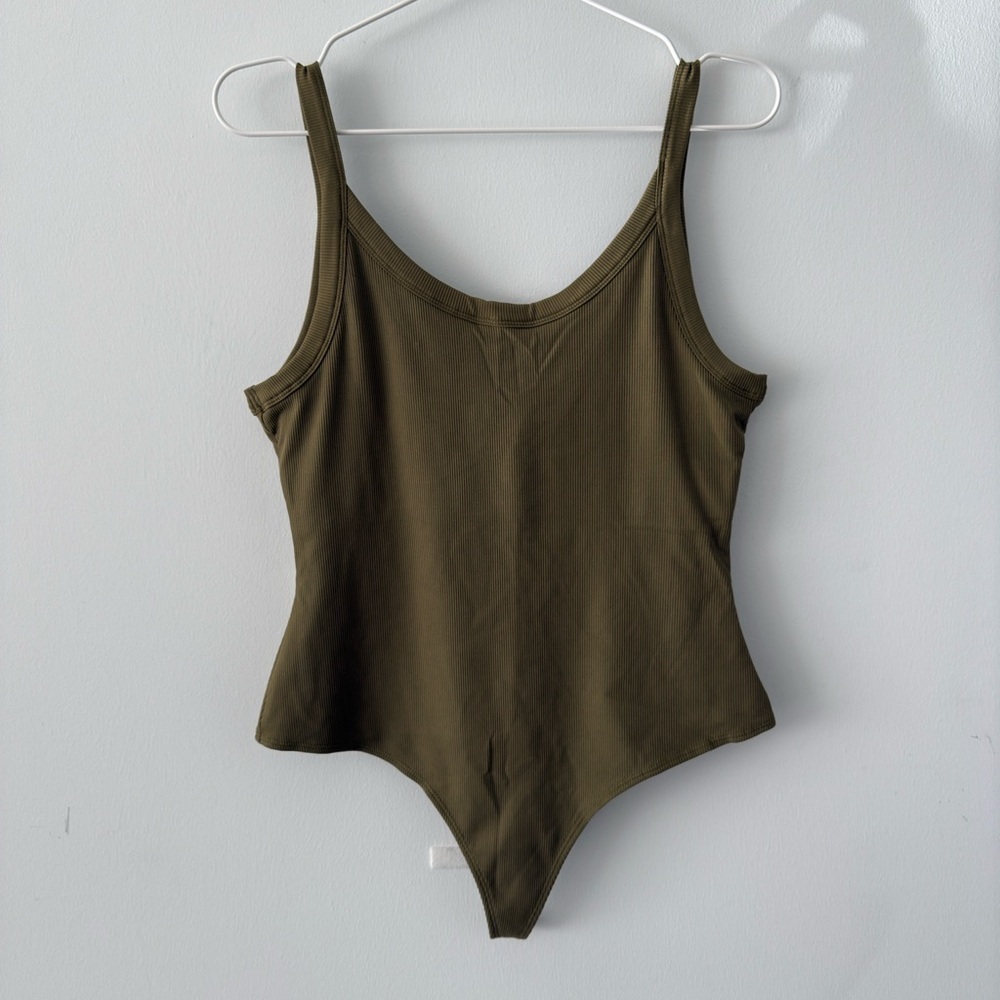 GIRLFRIEND COLLECTIVE Coco Scoop Bodysuit in Fern - Picture 5 of 11
